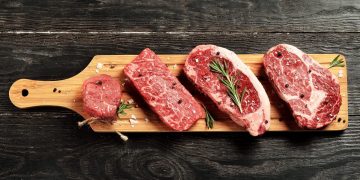 Transglutamináza v mäse