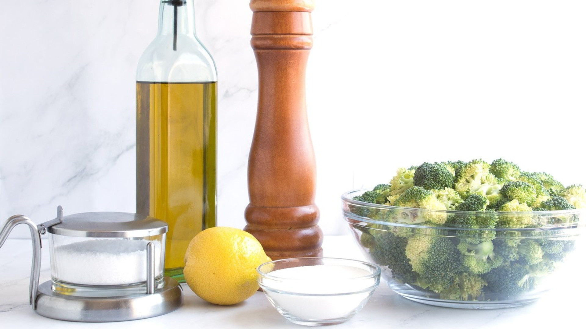 Brokolicový olej v sklenenej fľaške