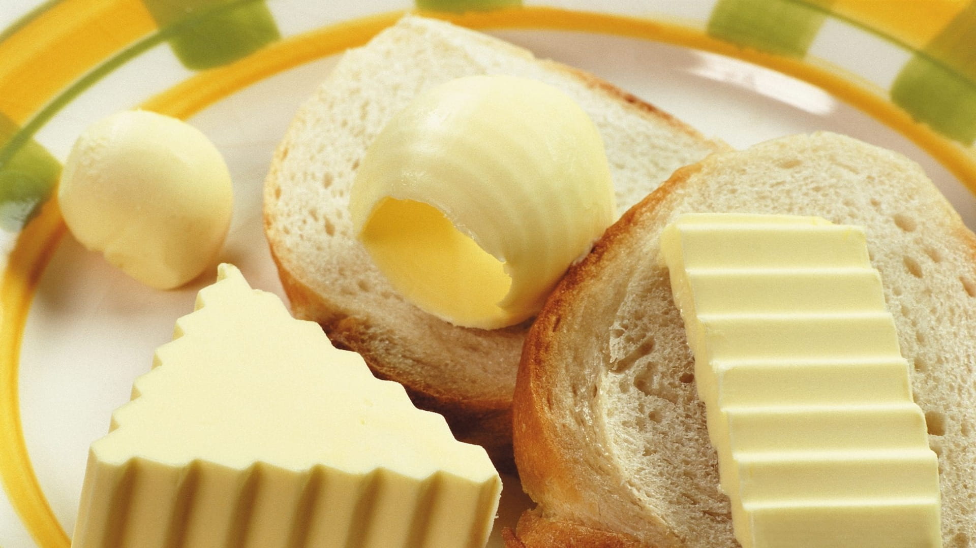 Maslo natreté na pečive.
